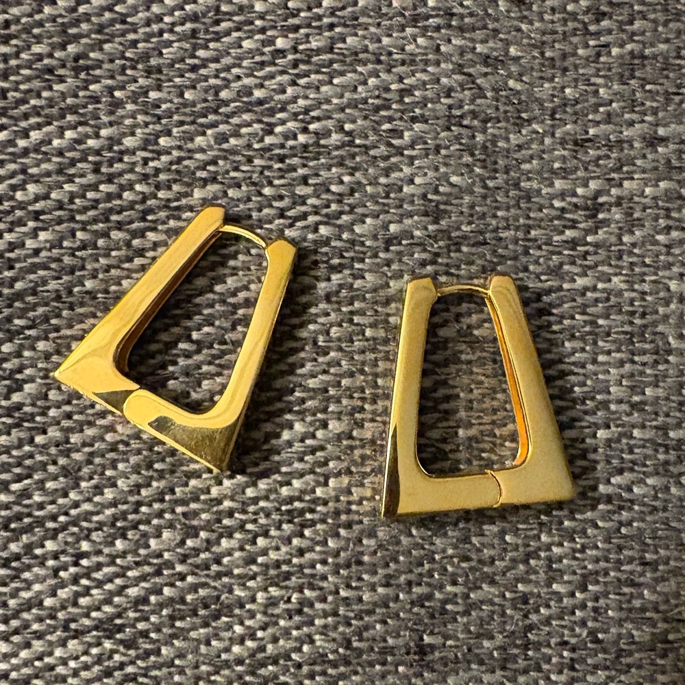 Spells of Love ‘Alia’ Yellow Gold Hoops ASO Catherine, Princess of Wales - Picture 10 of 14